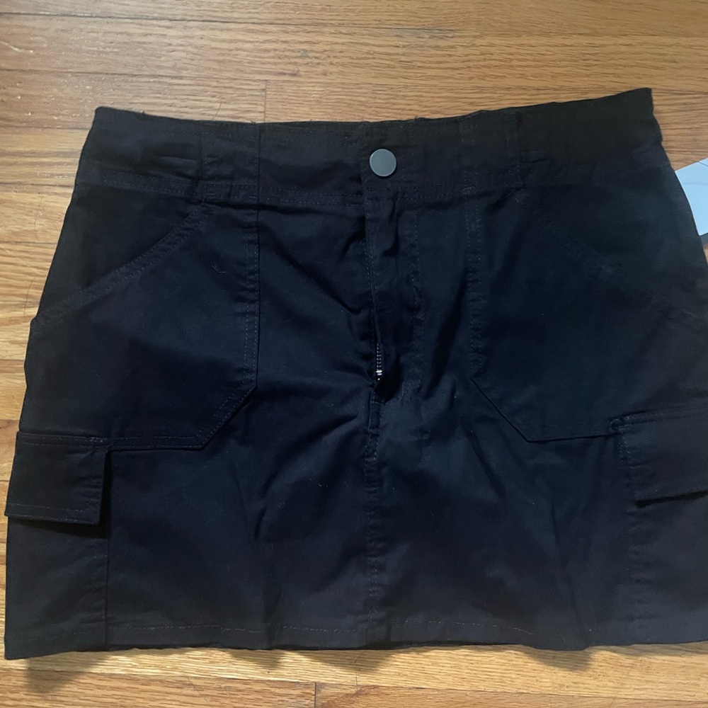 Black Women's cargo skirt